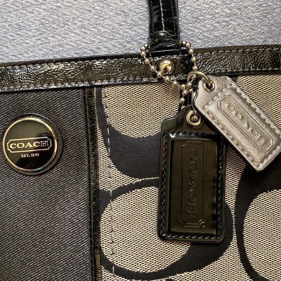 Coach purse - Picture 2 of 5